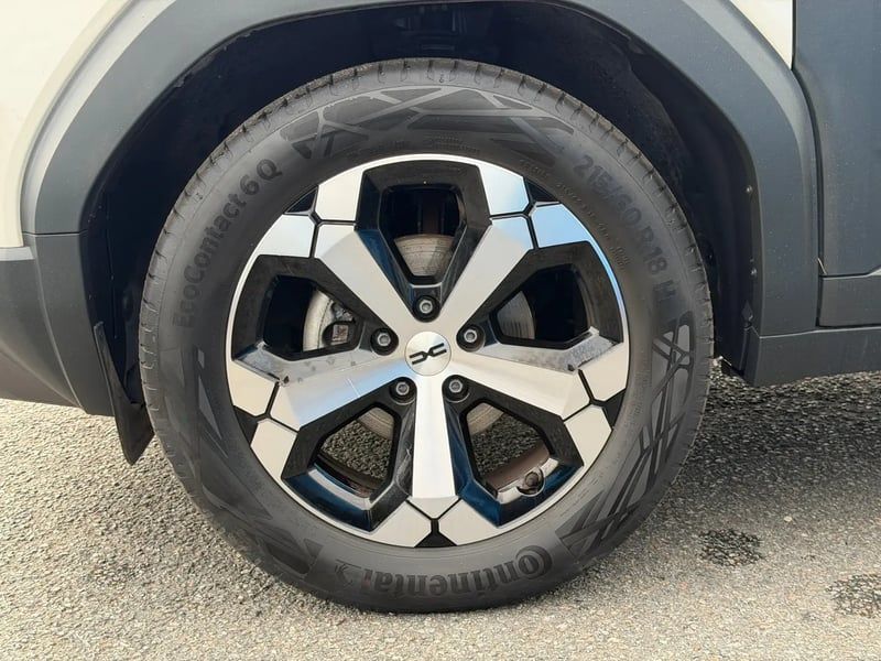 Photo de la voiture DACIA DUSTER Mild Hybrid 130 Journey