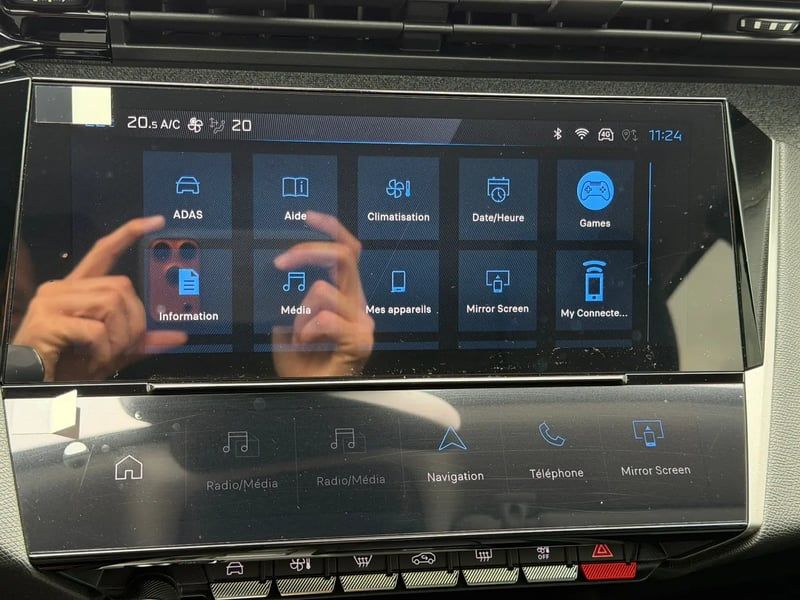Photo de la voiture PEUGEOT 308 Hybrid 145 e-DCS6 Allure