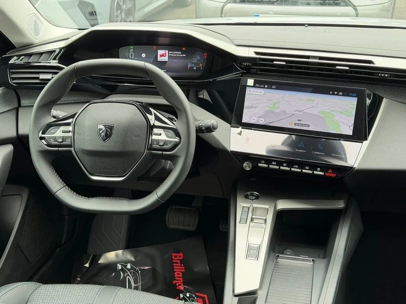 Photo de la voiture PEUGEOT 308 Hybrid 145 e-DCS6 Allure