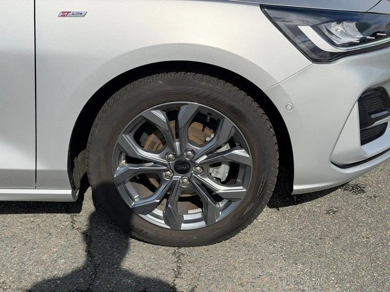 Photo de la voiture FORD FOCUS SW 1.0 EcoBoost 125 S&S mHEV ST-Line X