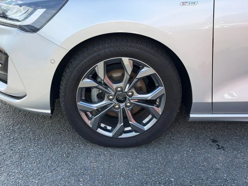 Photo de la voiture FORD FOCUS SW 1.0 EcoBoost 125 S&S mHEV ST-Line X