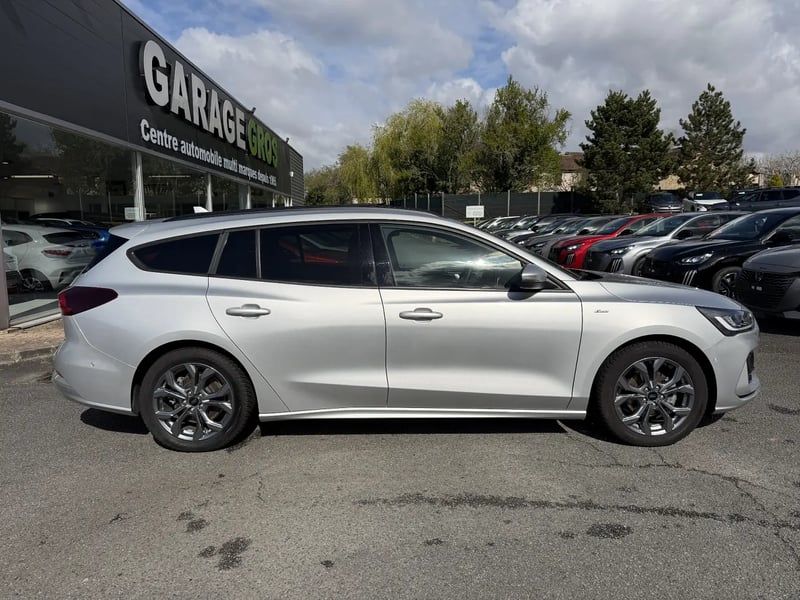 Photo de la voiture FORD FOCUS SW 1.0 EcoBoost 125 S&S mHEV ST-Line X