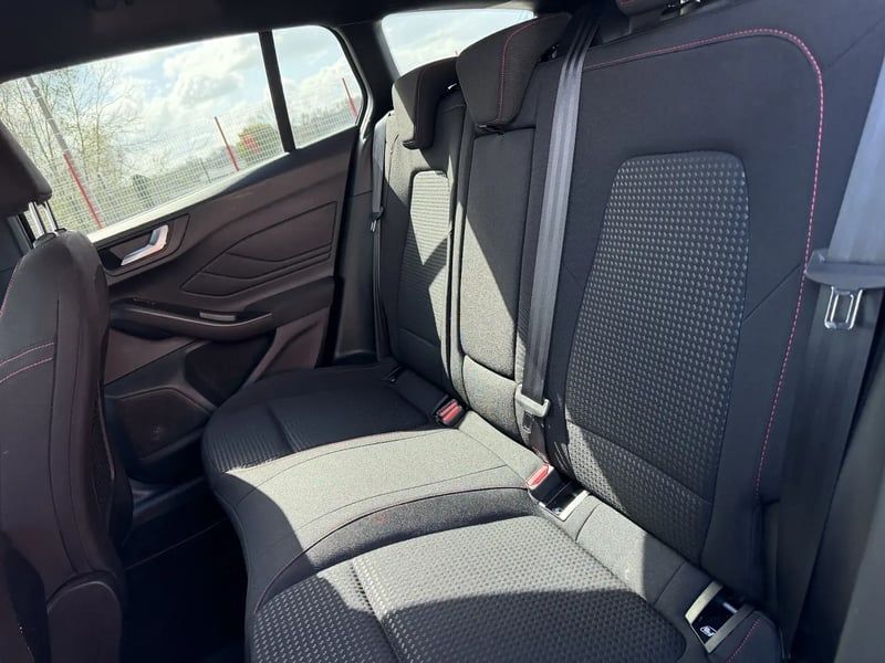 Photo de la voiture FORD FOCUS SW 1.0 EcoBoost 125 S&S mHEV ST-Line X