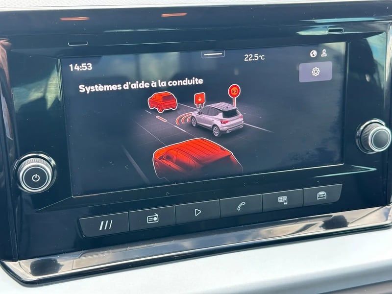 Photo de la voiture SEAT ARONA 1.0 TSI 110 ch Start/Stop BVM6 Style Business