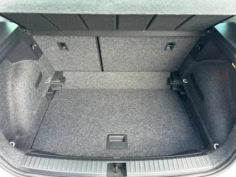 Photo de la voiture SEAT ARONA 1.0 TSI 110 ch Start/Stop BVM6 Style Business