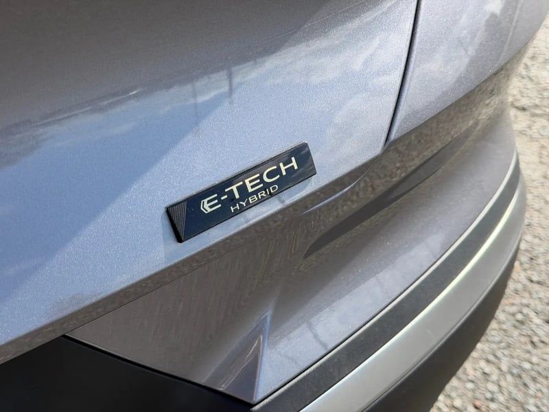 Photo de la voiture RENAULT SYMBIOZ E-Tech full hybrid 145 Iconic