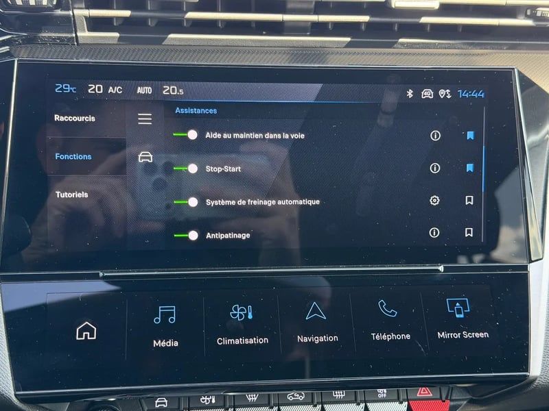 Photo de la voiture PEUGEOT 408 Hybrid 145 e-DCS6 GT