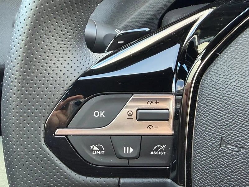 Photo de la voiture PEUGEOT 408 Hybrid 145 e-DCS6 GT