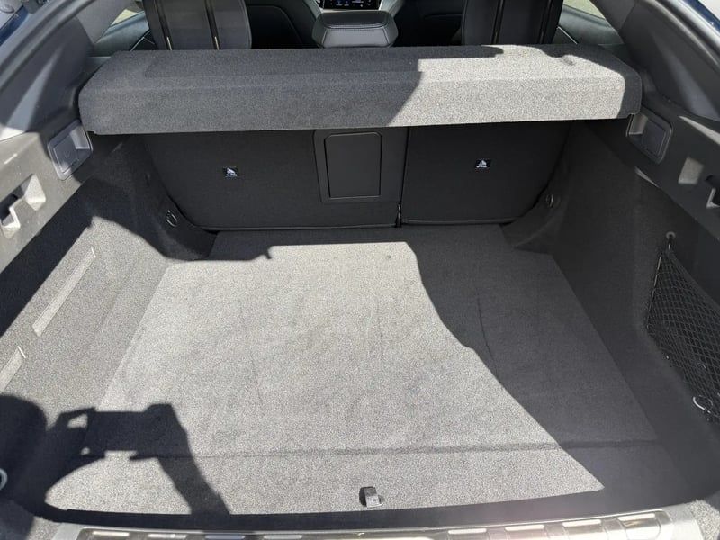 Photo de la voiture PEUGEOT 408 Hybrid 145 e-DCS6 GT