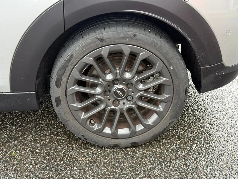 Photo de la voiture MINI COOPER F65 156 ch DKG7 C Classic