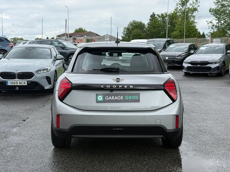 Photo de la voiture MINI COOPER F65 156 ch DKG7 C Classic