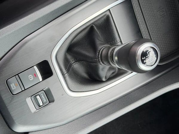 Photo de la voiture NISSAN QASHQAI Mild Hybrid 140 ch N-Connect