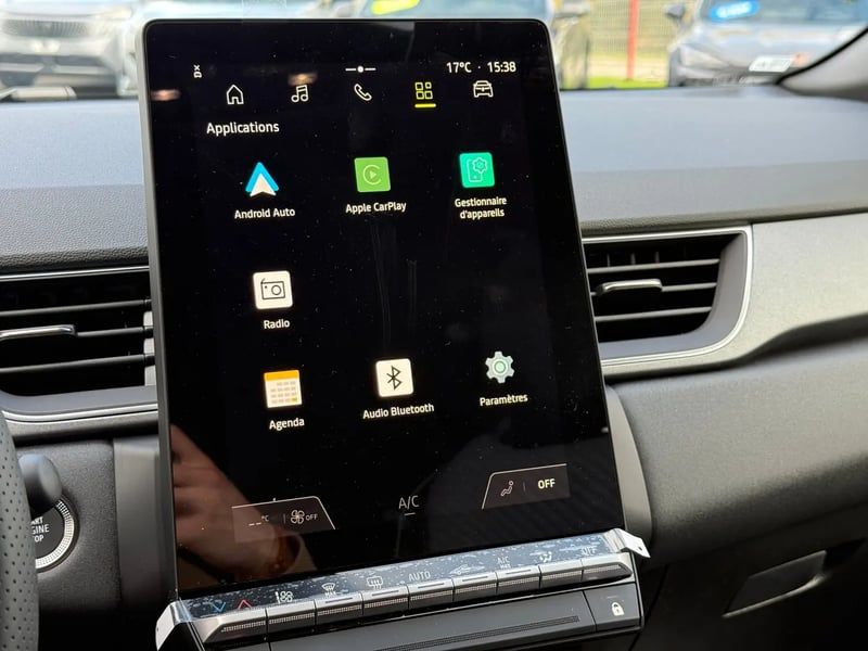 Photo de la voiture RENAULT CAPTUR E-Tech full hybrid 160 ch Techno