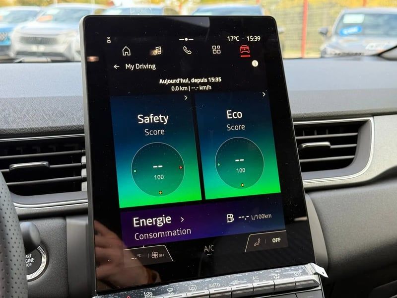 Photo de la voiture RENAULT CAPTUR E-Tech full hybrid 160 ch Techno