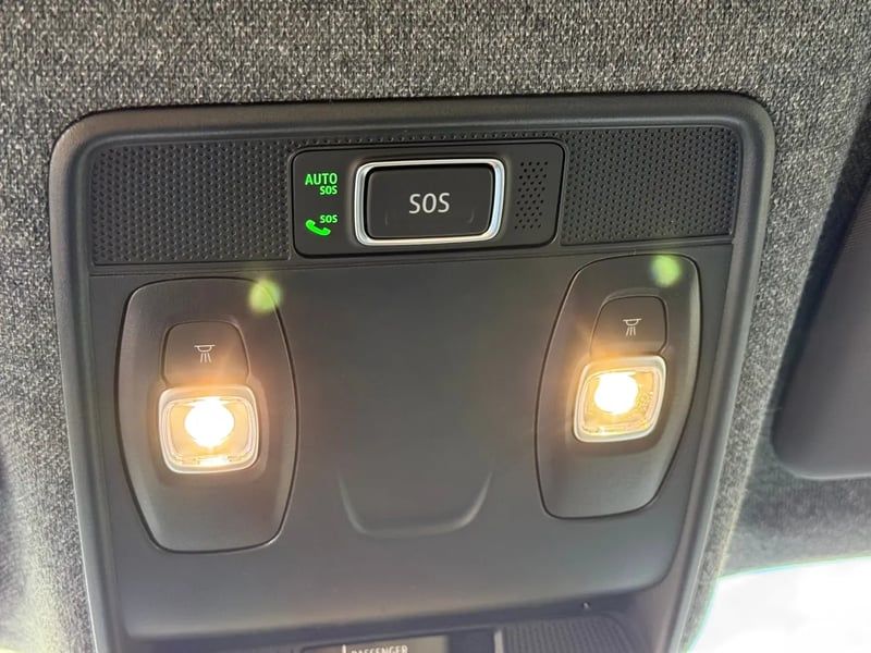 Photo de la voiture RENAULT CAPTUR E-Tech full hybrid 160 ch Techno