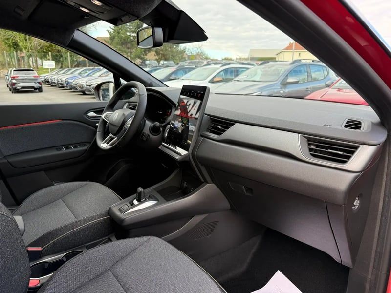 Photo de la voiture RENAULT CAPTUR E-Tech full hybrid 160 ch Techno