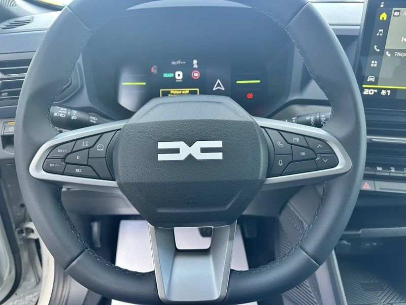 Photo de la voiture DACIA DUSTER Hybrid 140 Journey