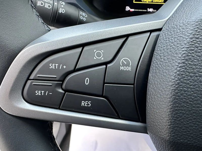 Photo de la voiture DACIA DUSTER Hybrid 140 Journey