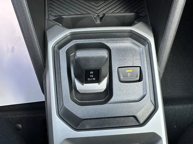 Photo de la voiture DACIA DUSTER Hybrid 140 Journey