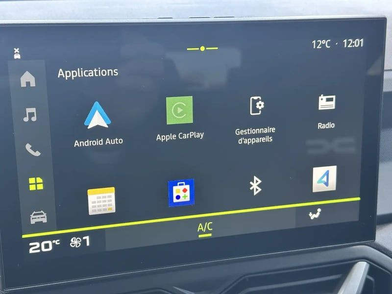 Photo de la voiture DACIA DUSTER Hybrid 140 Journey