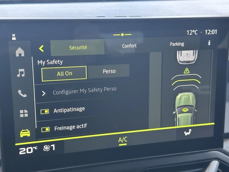 Photo de la voiture DACIA DUSTER Hybrid 140 Journey