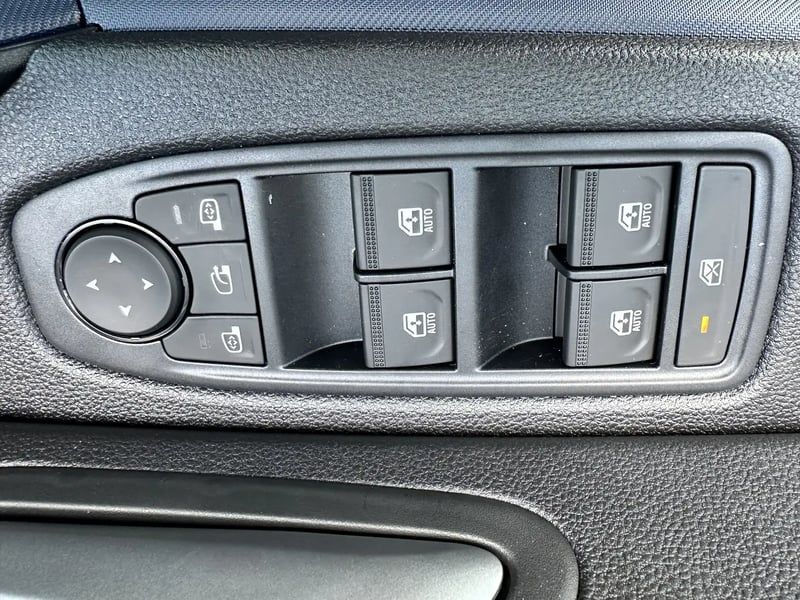 Photo de la voiture DACIA DUSTER Hybrid 140 Journey