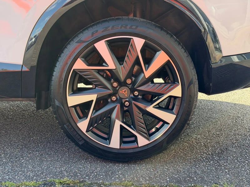 Photo de la voiture CUPRA FORMENTOR 1.5 eTSI Hybrid 150 ch DSG7 V