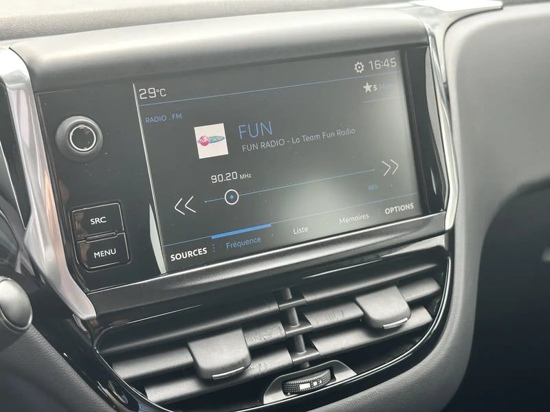 Photo de la voiture PEUGEOT 208 1.6 BlueHDi 75ch BVM5 Active