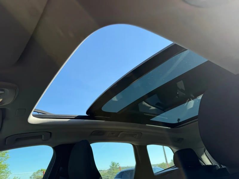 Photo de la voiture VOLVO XC60 T6 AWD Hybride rechargeable 253 ch+145 ch Geartronic 8 Plus Style Chrome