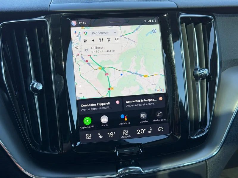 Photo de la voiture VOLVO XC60 T6 AWD Hybride rechargeable 253 ch+145 ch Geartronic 8 Plus Style Chrome