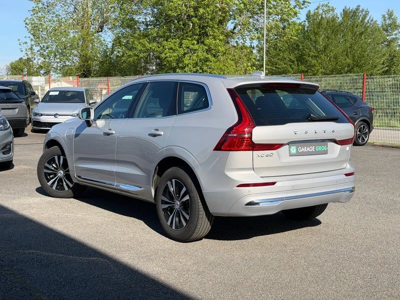 Photo de la voiture VOLVO XC60 T6 AWD Hybride rechargeable 253 ch+145 ch Geartronic 8 Plus Style Chrome