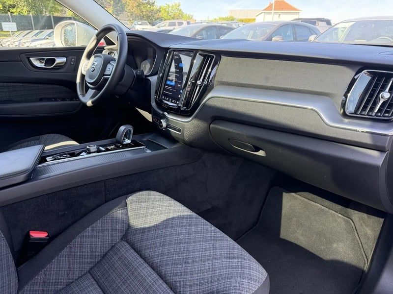 Photo de la voiture VOLVO XC60 T6 AWD Hybride rechargeable 253 ch+145 ch Geartronic 8 Plus Style Chrome