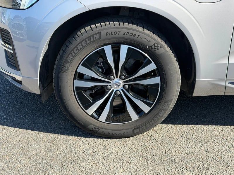 Photo de la voiture VOLVO XC60 T6 AWD Hybride rechargeable 253 ch+145 ch Geartronic 8 Plus Style Chrome