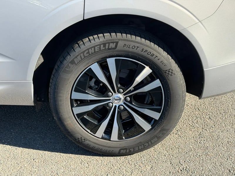 Photo de la voiture VOLVO XC60 T6 AWD Hybride rechargeable 253 ch+145 ch Geartronic 8 Plus Style Chrome