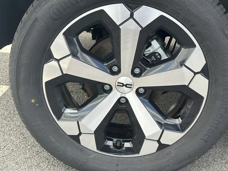 Photo de la voiture DACIA DUSTER Mild Hybrid 130 4x4 Journey