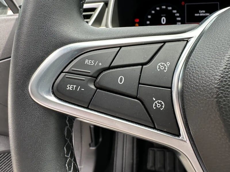 Photo de la voiture RENAULT CLIO V TCe 90 Techno