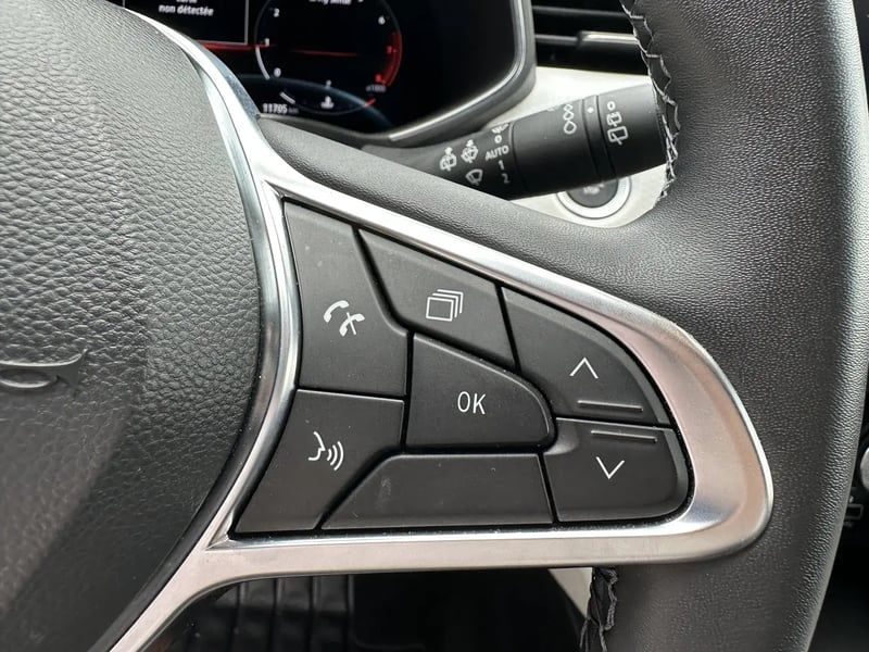 Photo de la voiture RENAULT CLIO V TCe 90 Techno