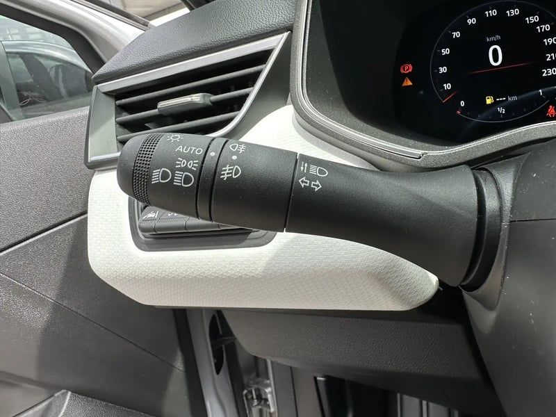 Photo de la voiture RENAULT CLIO V TCe 90 Techno