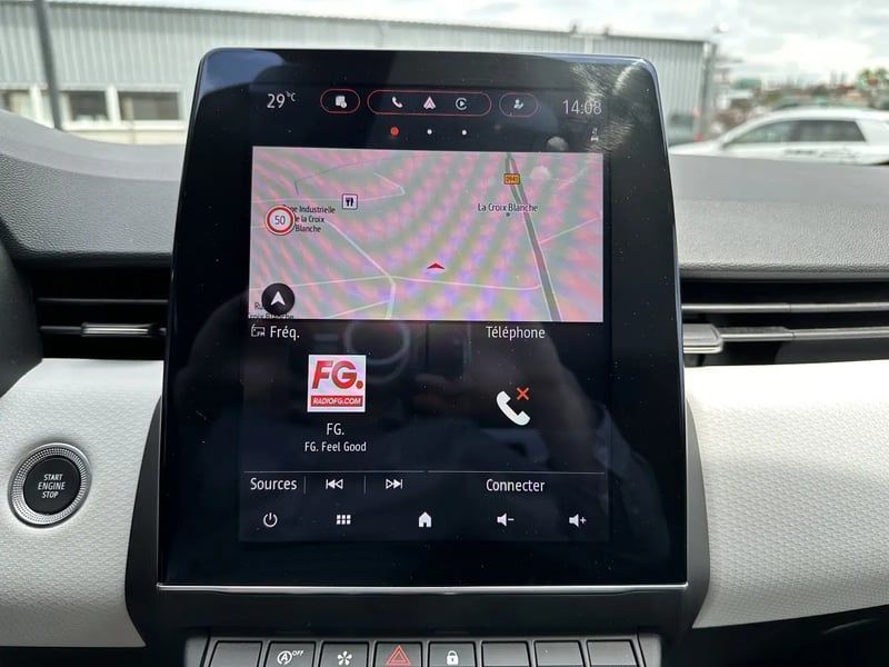 Photo de la voiture RENAULT CLIO V TCe 90 Techno