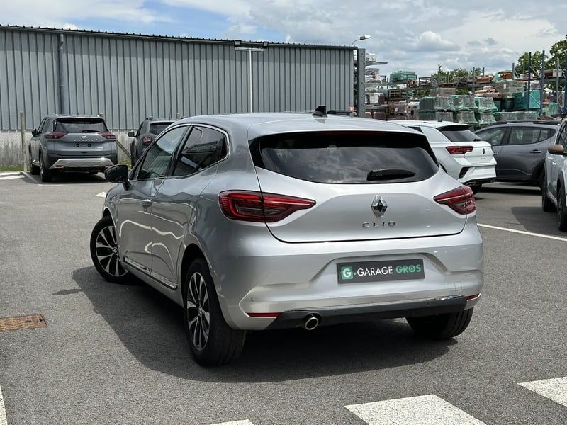 Photo de la voiture RENAULT CLIO V TCe 90 Techno