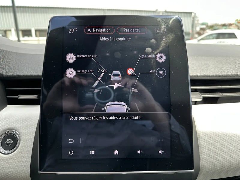 Photo de la voiture RENAULT CLIO V TCe 90 Techno