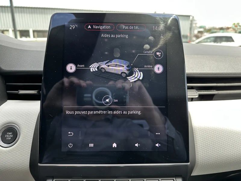 Photo de la voiture RENAULT CLIO V TCe 90 Techno