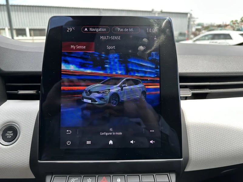 Photo de la voiture RENAULT CLIO V TCe 90 Techno