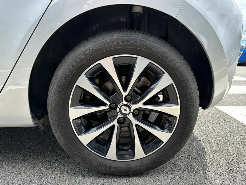 Photo de la voiture RENAULT CLIO V TCe 90 Techno