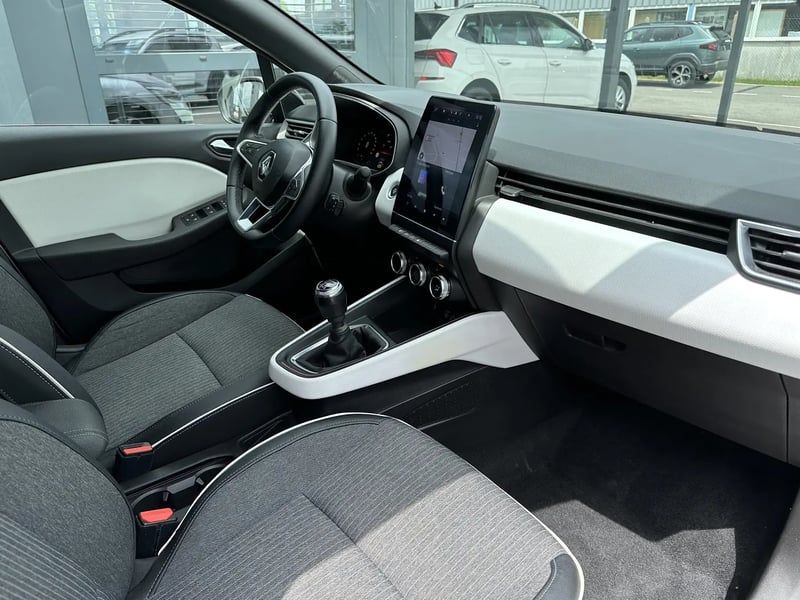 Photo de la voiture RENAULT CLIO V TCe 90 Techno