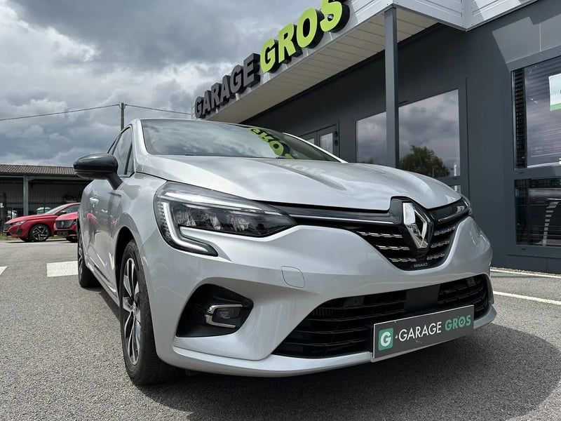 Photo de la voiture RENAULT CLIO V TCe 90 Techno