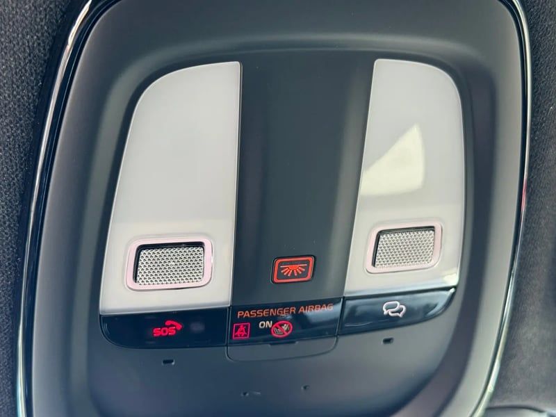 Photo de la voiture VOLVO XC40 B3 163 ch DCT7 Start