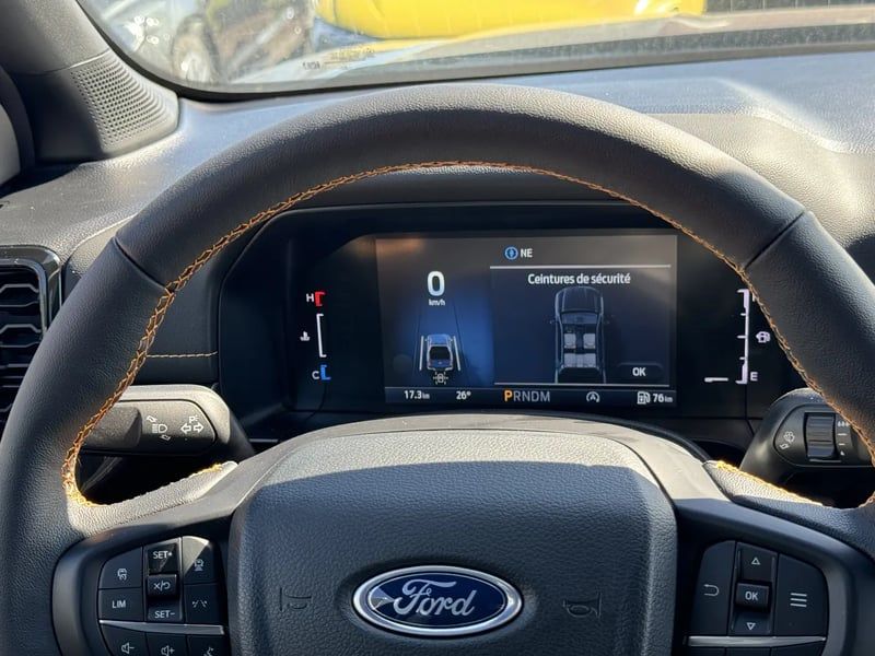 Photo de la voiture FORD RANGER DOUBLE CABINE 3.0 ECOBLUE V6 240 CH BVA10 e-4WD WILDTRAK