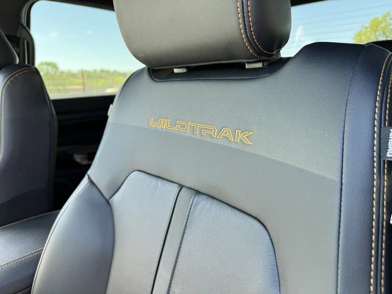 Photo de la voiture FORD RANGER DOUBLE CABINE 3.0 ECOBLUE V6 240 CH BVA10 e-4WD WILDTRAK