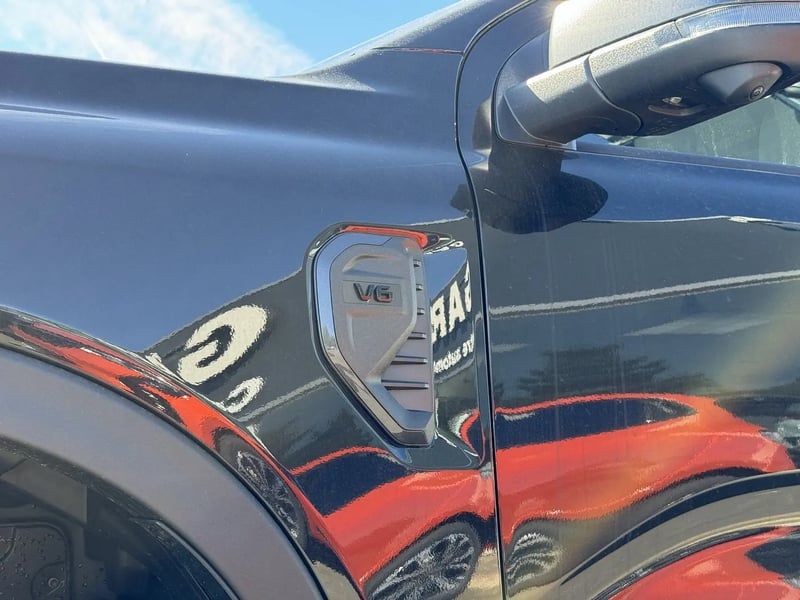 Photo de la voiture FORD RANGER DOUBLE CABINE 3.0 ECOBLUE V6 240 CH BVA10 e-4WD WILDTRAK